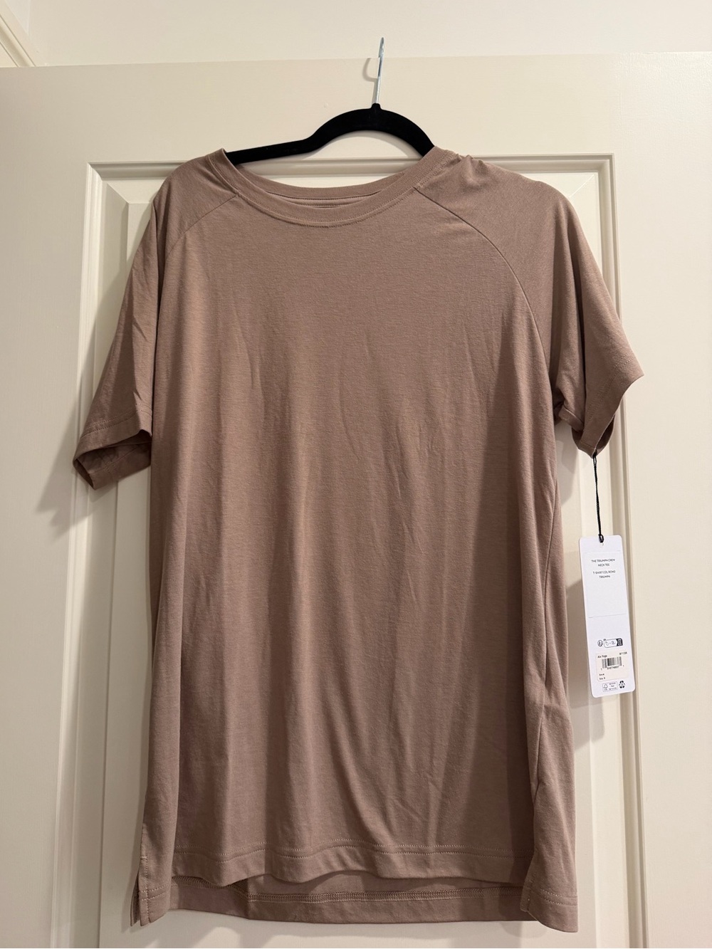 NWT Men’s Alo The Triumph Crew Neck Tee